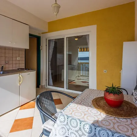 Apartment Neno *