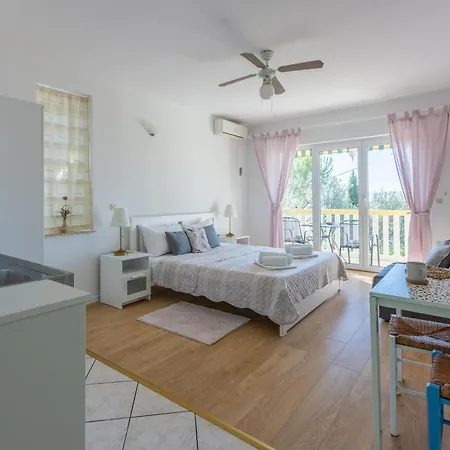 Apartment Neno *
