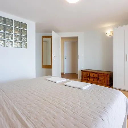Apartment Neno *
