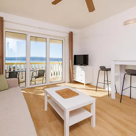 Neno 크리크베니카